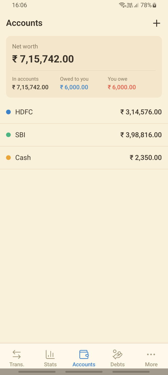 Accounts overview with live balances (light theme)